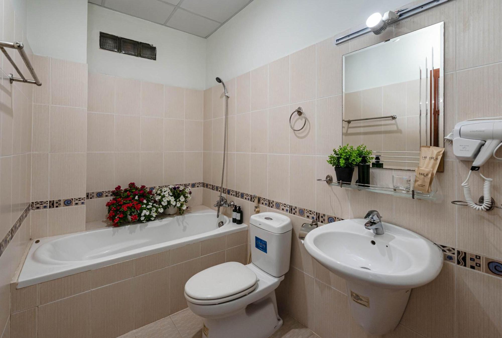 Holo Le Thanh Ton Saigon Serviced Ở trọ