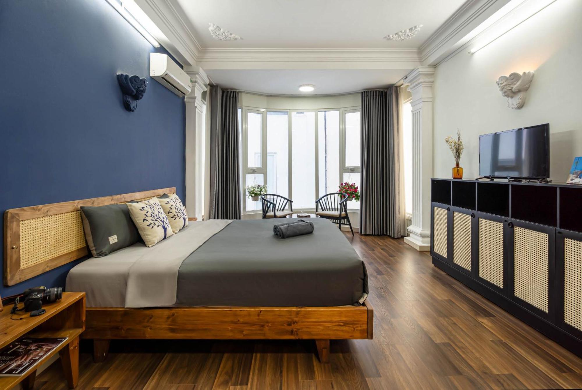 Ở trọ Holo Le Thanh Ton Saigon Serviced *
